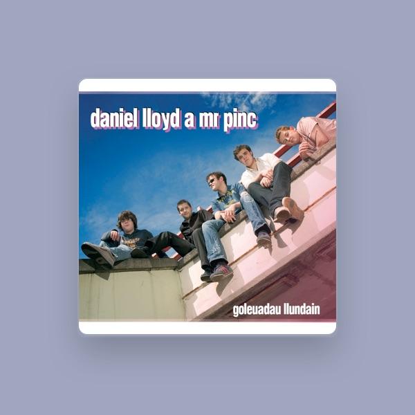 Daniel Lloyd a Mr Pinc