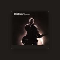 Peter Hook and The Light